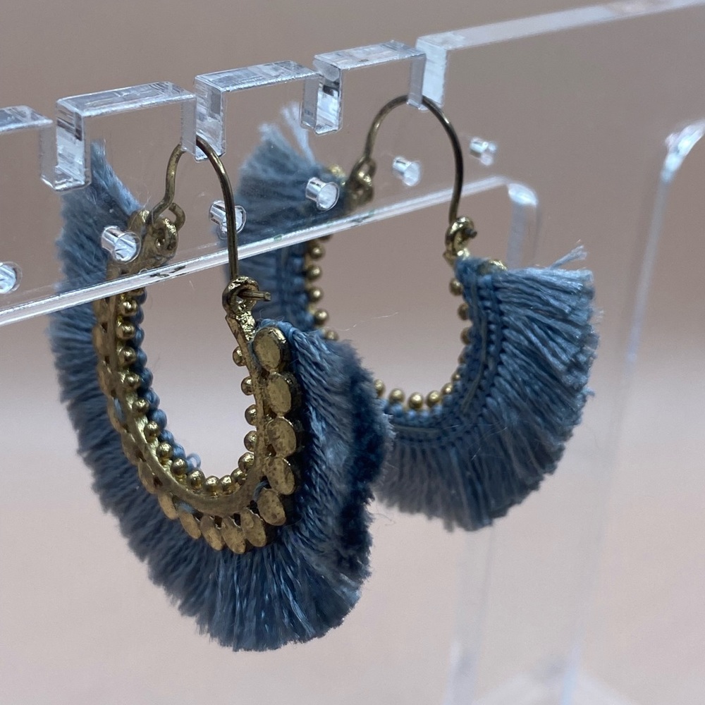 Blue grey thread hook earrings brushes gold tone metal‎
